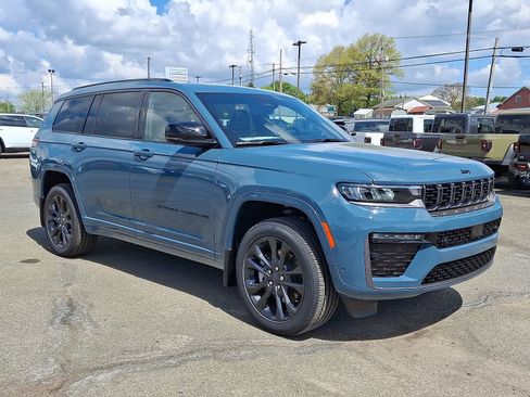New 2026 Jeep Grand Cherokee L Limited AWD/4WD image 1