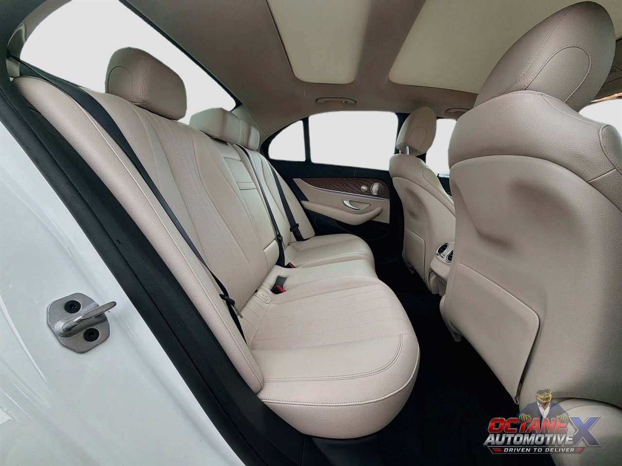 Used 2022 Mercedes-Benz E 350 Sedan image 27