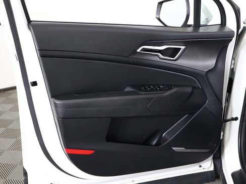 Used 2023 Kia Sportage LX image 21