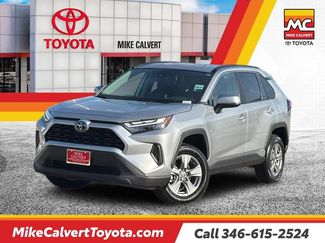 Used 2025 Toyota RAV4 LE AWD/4WD video 1