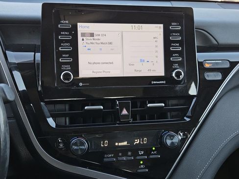 Used 2024 Toyota Camry SE image 12