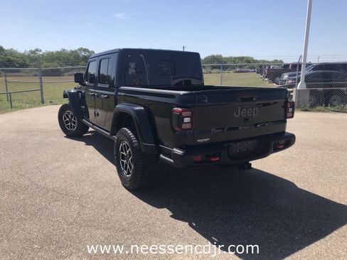 New 2025 Jeep Gladiator Rubicon image 6