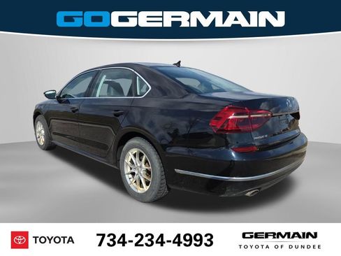 Used 2018 Volkswagen Passat 2.0T SE image 10