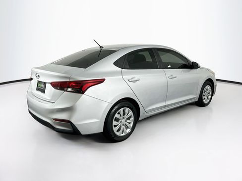 Used 2022 Hyundai Accent SE FWD image 9