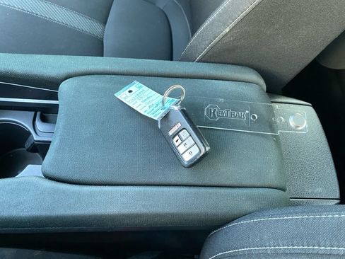 Used 2019 Honda Civic EX image 32