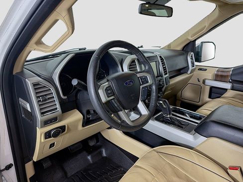 Used 2015 Ford F150 Lariat image 19