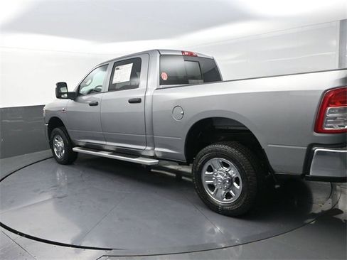 Used 2024 RAM 2500 Tradesman w/ Chrome Appearance Group image 5