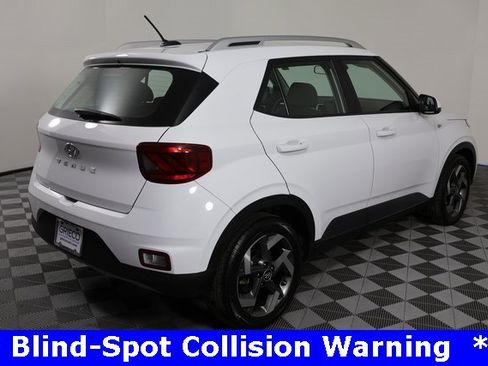 Used 2023 Hyundai Venue SEL image 8