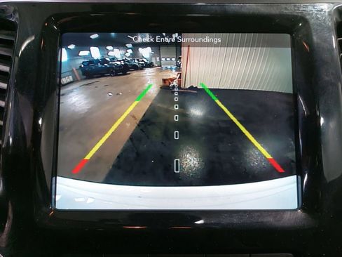 Used 2019 Jeep Cherokee Overland w/ Technology Group image 23