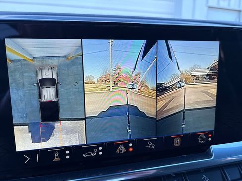 New 2026 GMC Sierra 2500 SLT w/ SLT Premium Package image 31