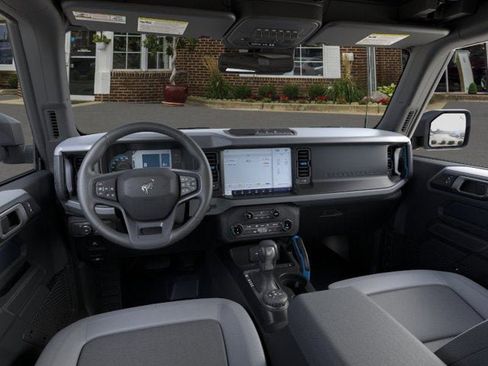 Used 2024 Ford Bronco Black Diamond image 34