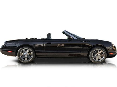 Used 2002 Ford Thunderbird Deluxe image 2