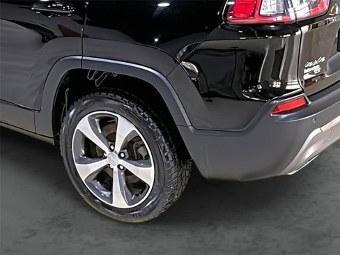 Used 2020 Jeep Cherokee Limited image 9