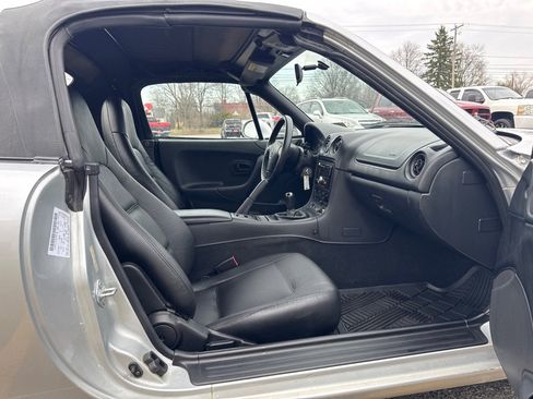 Used 1999 MAZDA MX-5 Miata image 11