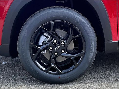 New 2026 Chevrolet Trax LT w/ Driver Confidence Package FWD image 8