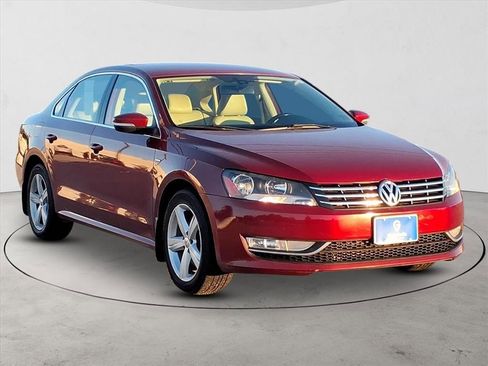 Used 2015 Volkswagen Passat 1.8T Limited Edition image 4