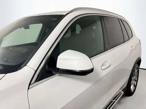 Used 2023 BMW X5 xDrive40i w/ Premium Package AWD/4WD image 2