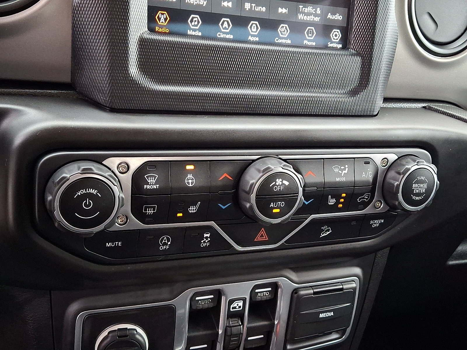 Used 2018 Jeep Wrangler Unlimited Sport S AWD/4WD image 16