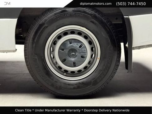 Used 2024 Mercedes-Benz Sprinter 2500 image 33
