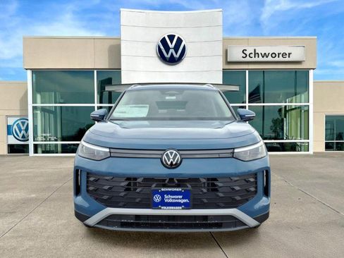 New 2026 Volkswagen Tiguan SE image 7