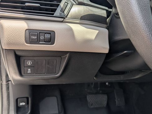 Used 2018 Honda Accord LX image 17