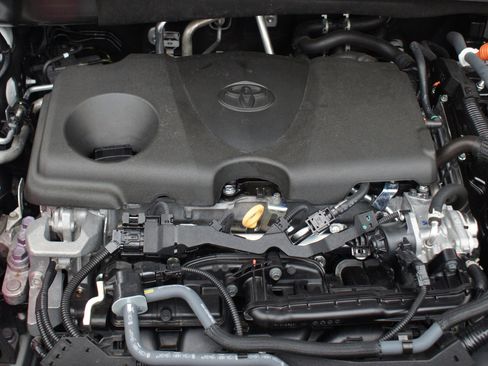 Used 2025 Toyota Highlander Platinum image 29