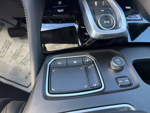 Used 2023 Acura MDX SH-AWD w/ Advance Package image 24