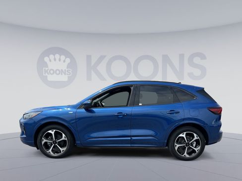 Used 2023 Ford Escape ST-Line Elite AWD/4WD image 2