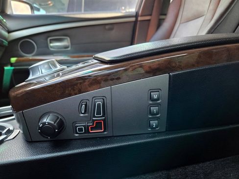 Used 2005 BMW 745Li RWD image 26