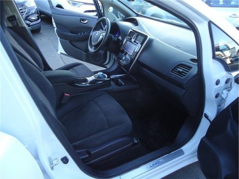 Used 2015 Nissan Leaf SV w/ LED & Quick Charge Package FWD image 16