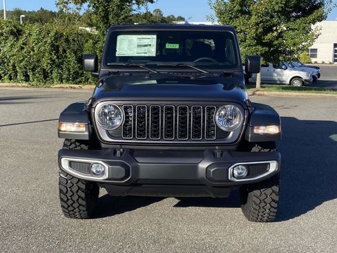 New 2025 Jeep Gladiator Sport image 2