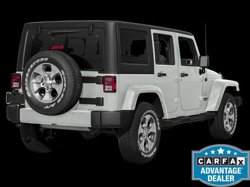 Used 2018 Jeep Wrangler Unlimited Sahara AWD/4WD image 4