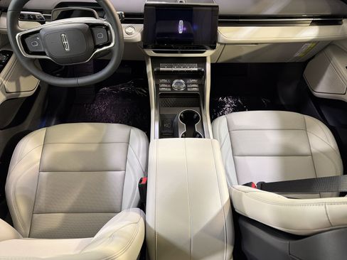 New 2026 Lincoln Nautilus Premier AWD/4WD image 22