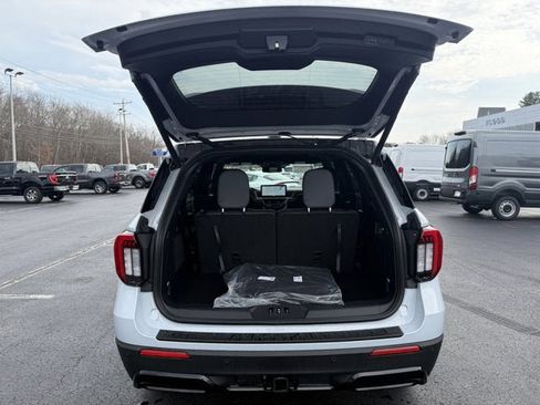 New 2026 Ford Explorer ST-Line image 7