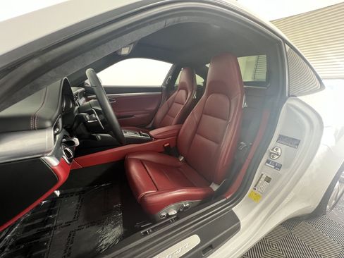 Certified 2017 Porsche 911 Carrera RWD image 5