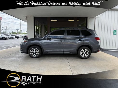 Used 2022 Subaru Forester Premium AWD/4WD image 6