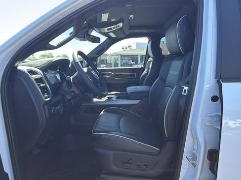 New 2026 RAM 2500 Laramie AWD/4WD image 35