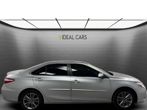 Used 2017 Toyota Camry SE FWD image 4