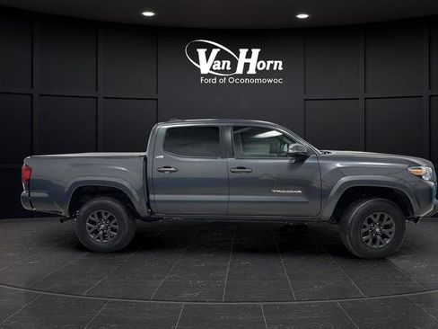 Used 2023 Toyota Tacoma SR5 w/ Technology Package image 2