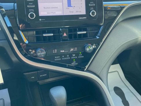 Used 2024 Toyota Camry LE image 18