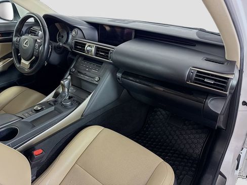 Used 2019 Lexus IS 300 AWD image 28