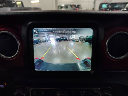 Used 2021 Jeep Gladiator Rubicon AWD/4WD image 11