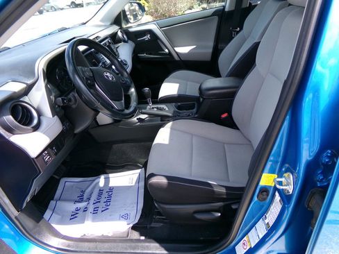 Used 2016 Toyota RAV4 XLE AWD/4WD image 12