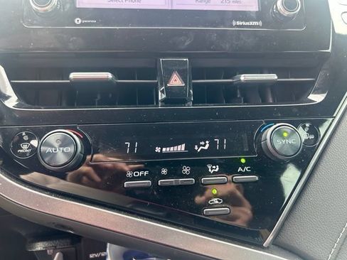 Used 2023 Toyota Camry SE FWD image 11