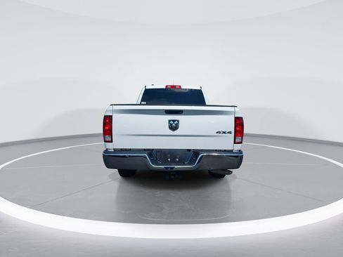 Used 2022 RAM 1500 4x4 Crew Cab Classic w/ Chrome Appearance Group image 7