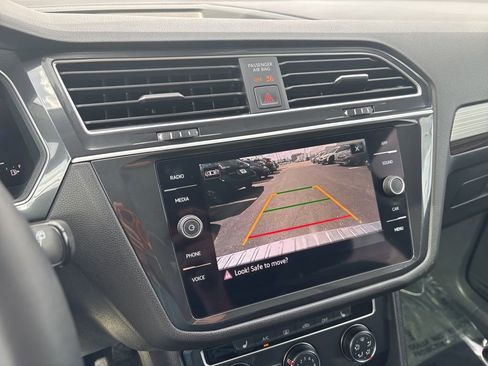 Used 2024 Volkswagen Tiguan Wolfsburg Edition w/ Panoramic Sunroof Package image 27