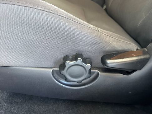 Used 2019 Toyota Tacoma TRD Sport AWD/4WD image 15