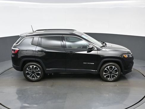 Used 2022 Jeep Compass Limited AWD/4WD image 39