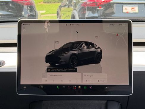 Used 2023 Tesla Model Y Long Range AWD/4WD image 45
