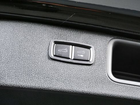 New 2026 Porsche Macan AWD/4WD image 33